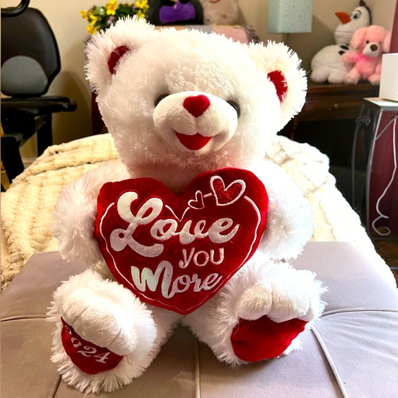 Other - Adorable valentine bear